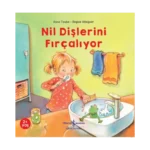 Nil Dişlerini Fırçalıyor